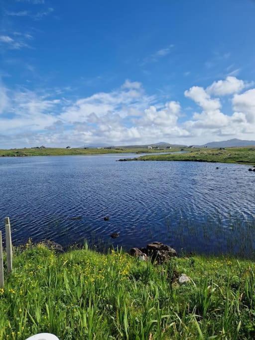 Pollachara Loch An Eilean Pod Isle Of South Uist 빌라 외부 사진