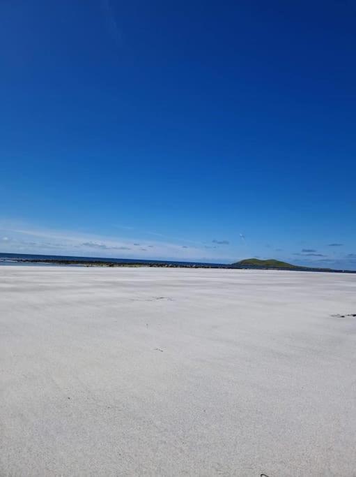 Pollachara Loch An Eilean Pod Isle Of South Uist 빌라 외부 사진
